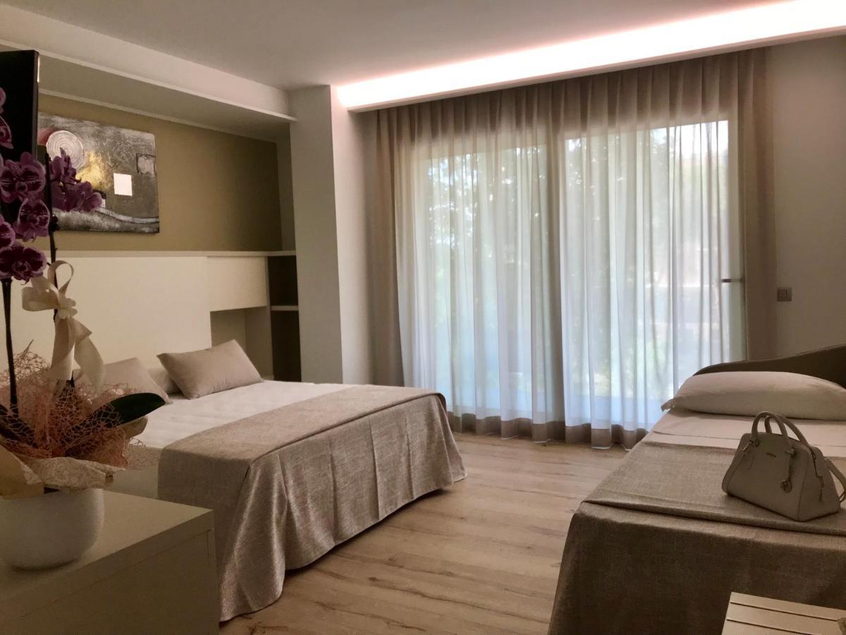 Hotel Gala Misano Adriatico Esterno foto