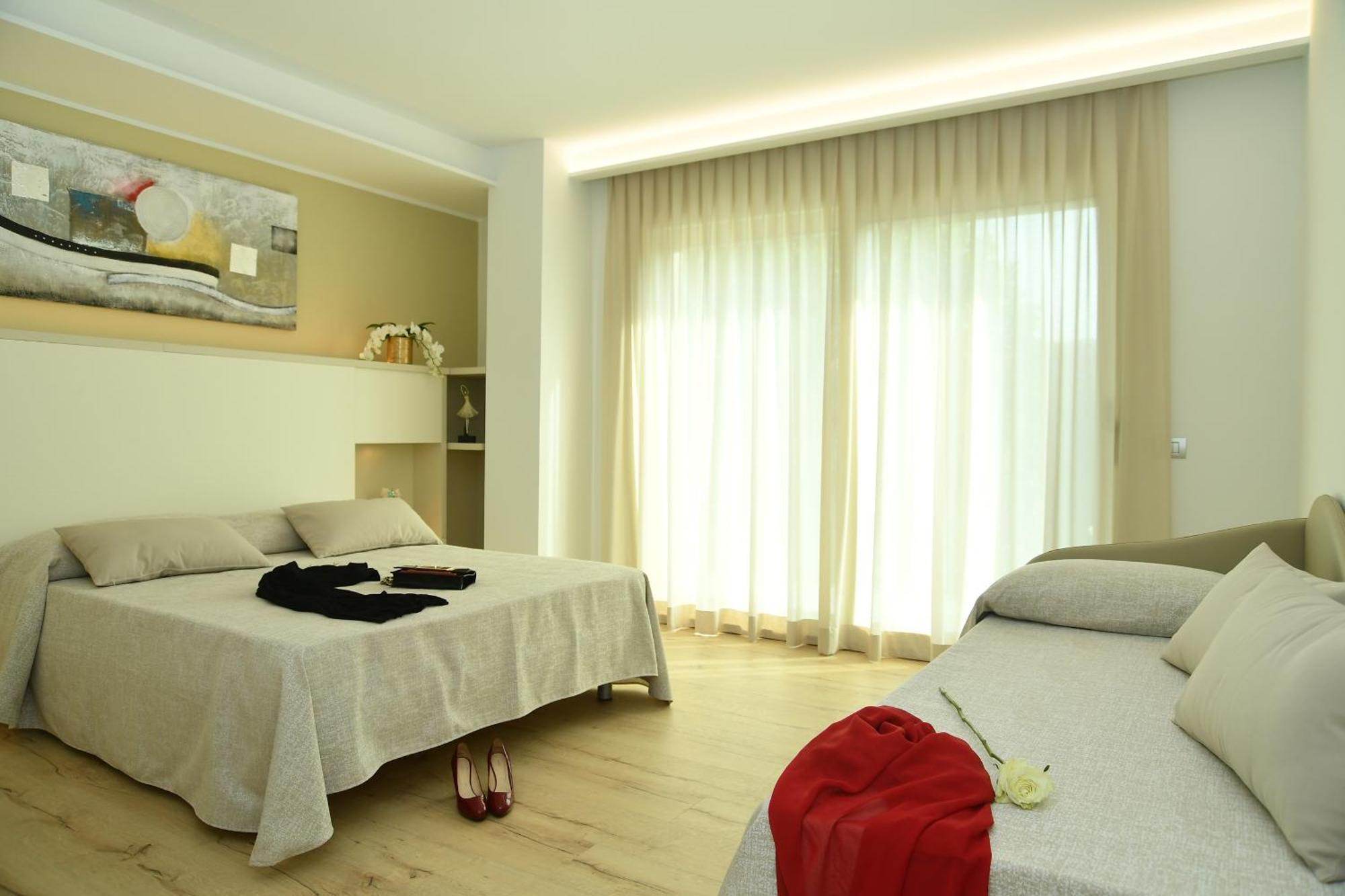 Hotel Gala Misano Adriatico Esterno foto